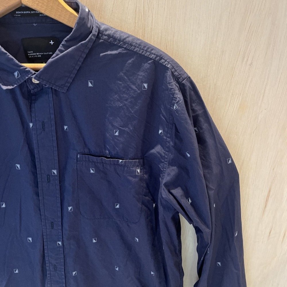 Tavik modern beach Culture blue button up shirt Top men’s Large - Picture 2 of 6